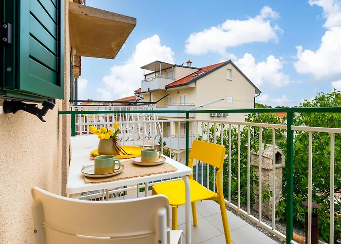 Lägenhet Charming Renovated Next To The Sea *